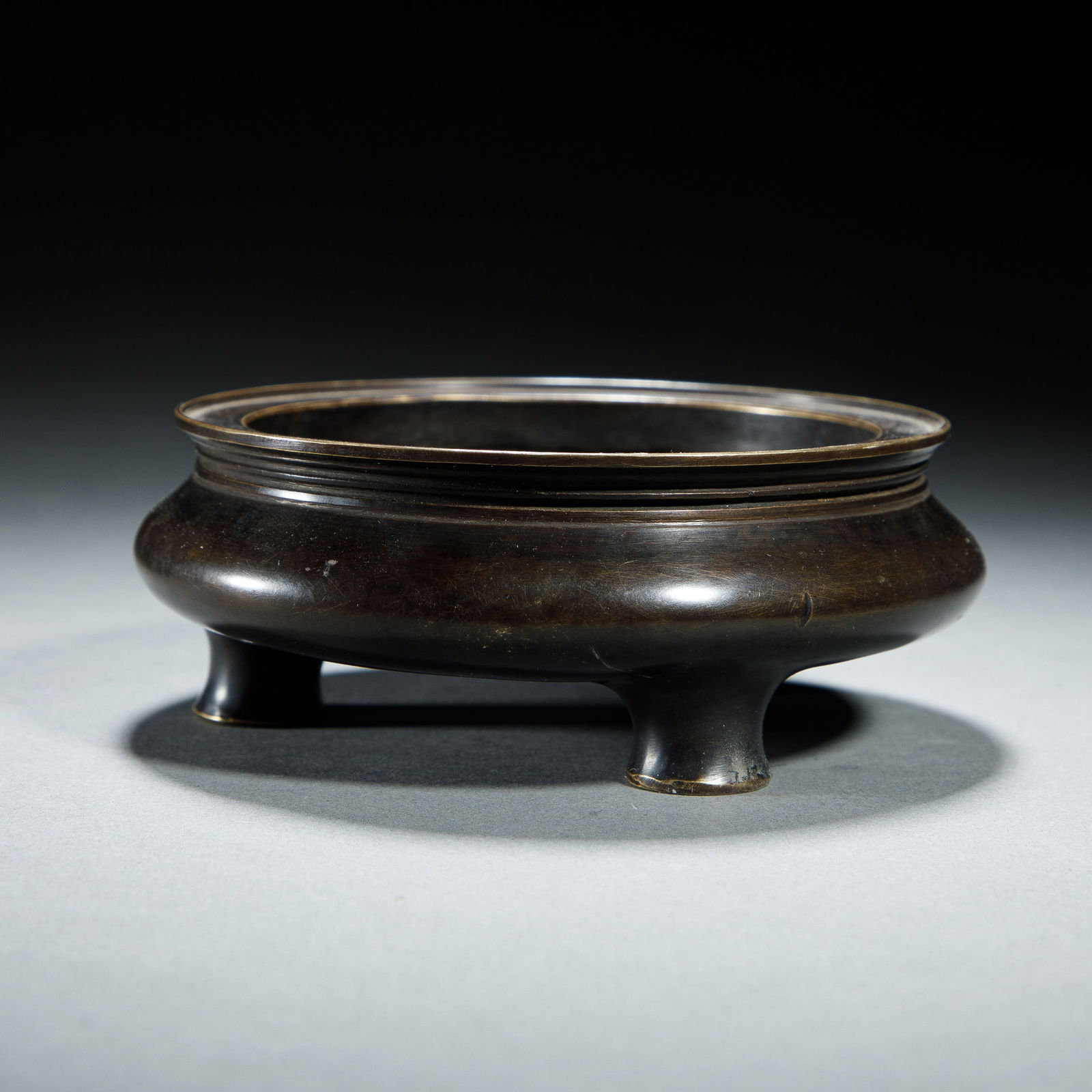 A BRONZE TRIPOD CENSER (1 of 5)
