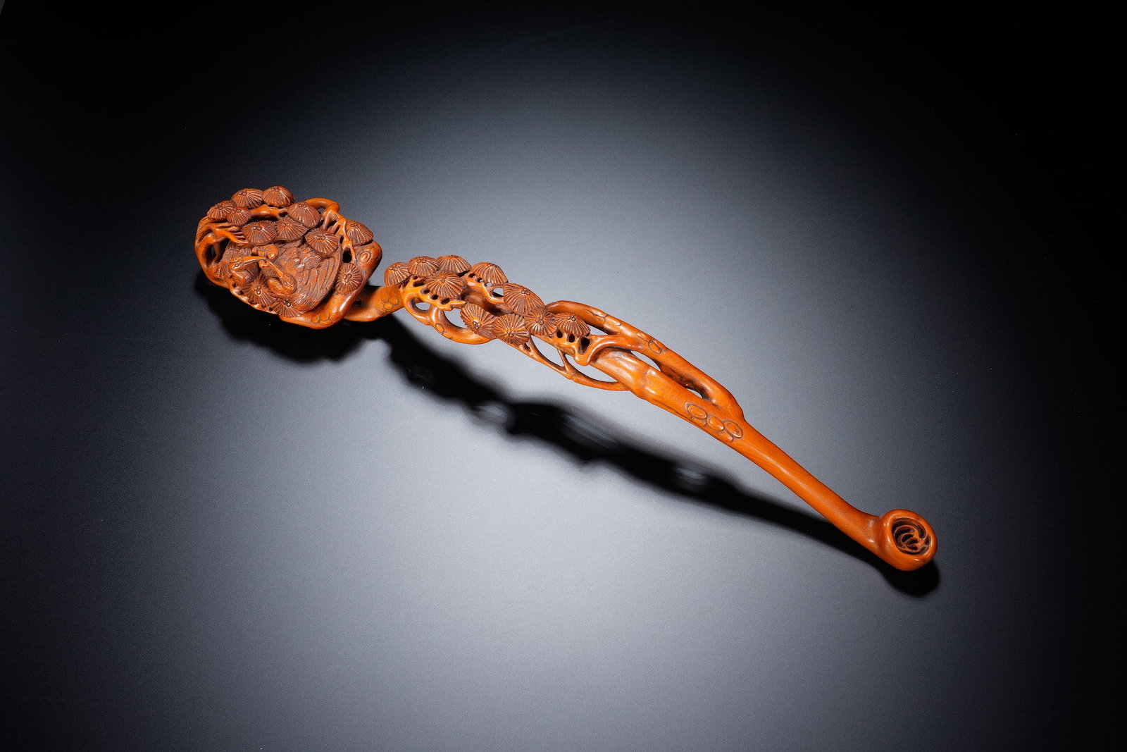 A CHINESE BOXWOOD CARVED RUYI SCEPTER (1 of 8)