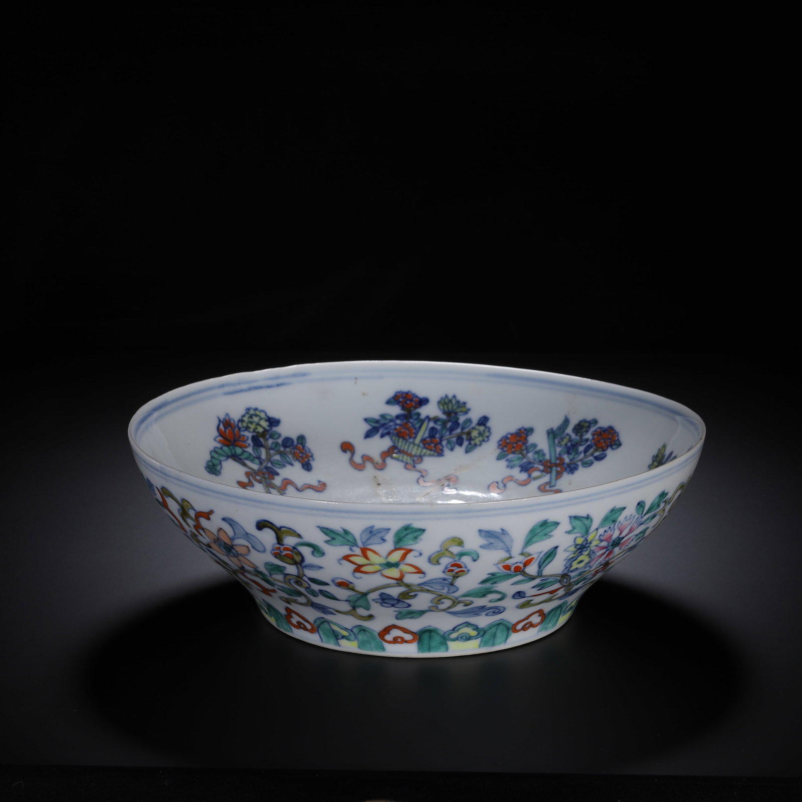 CHINESE WUCAI 'FLORAL SCROLL' BOWL (1 of 9)