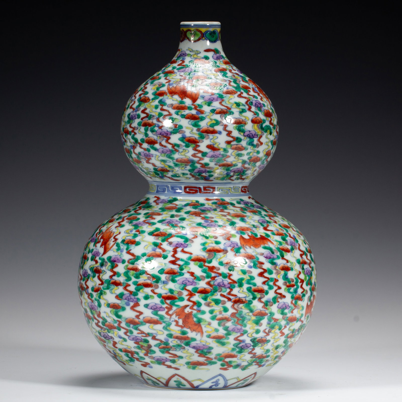 CHINESE WUCAI PORCELAIN GOURD VASE (1 of 9)