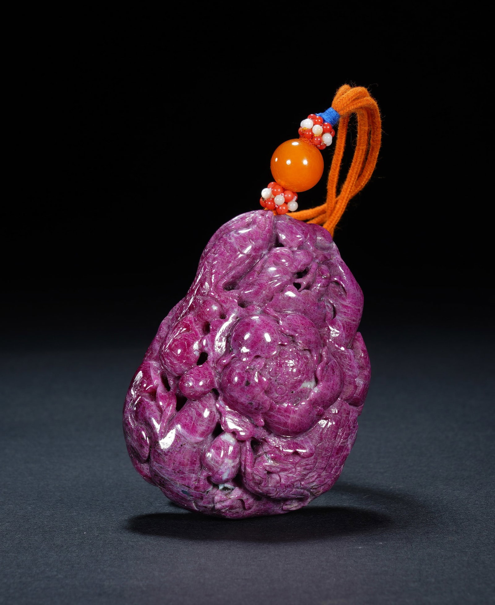 A CHINESE RUBY PENDANT, - 3