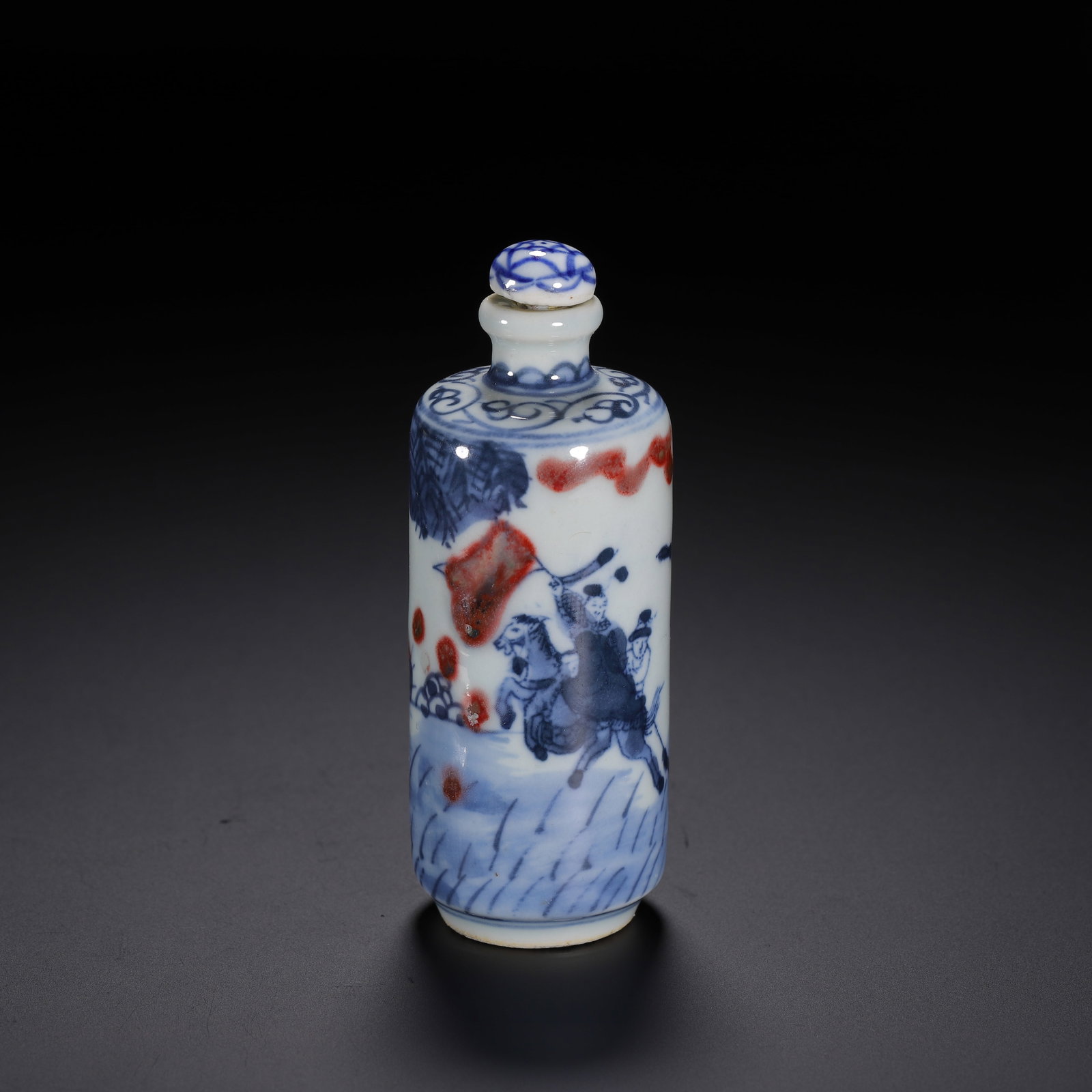 CHINESE BLUE AND WHITE COPPER-RED SNUFF BOTTLE (1 of 9)