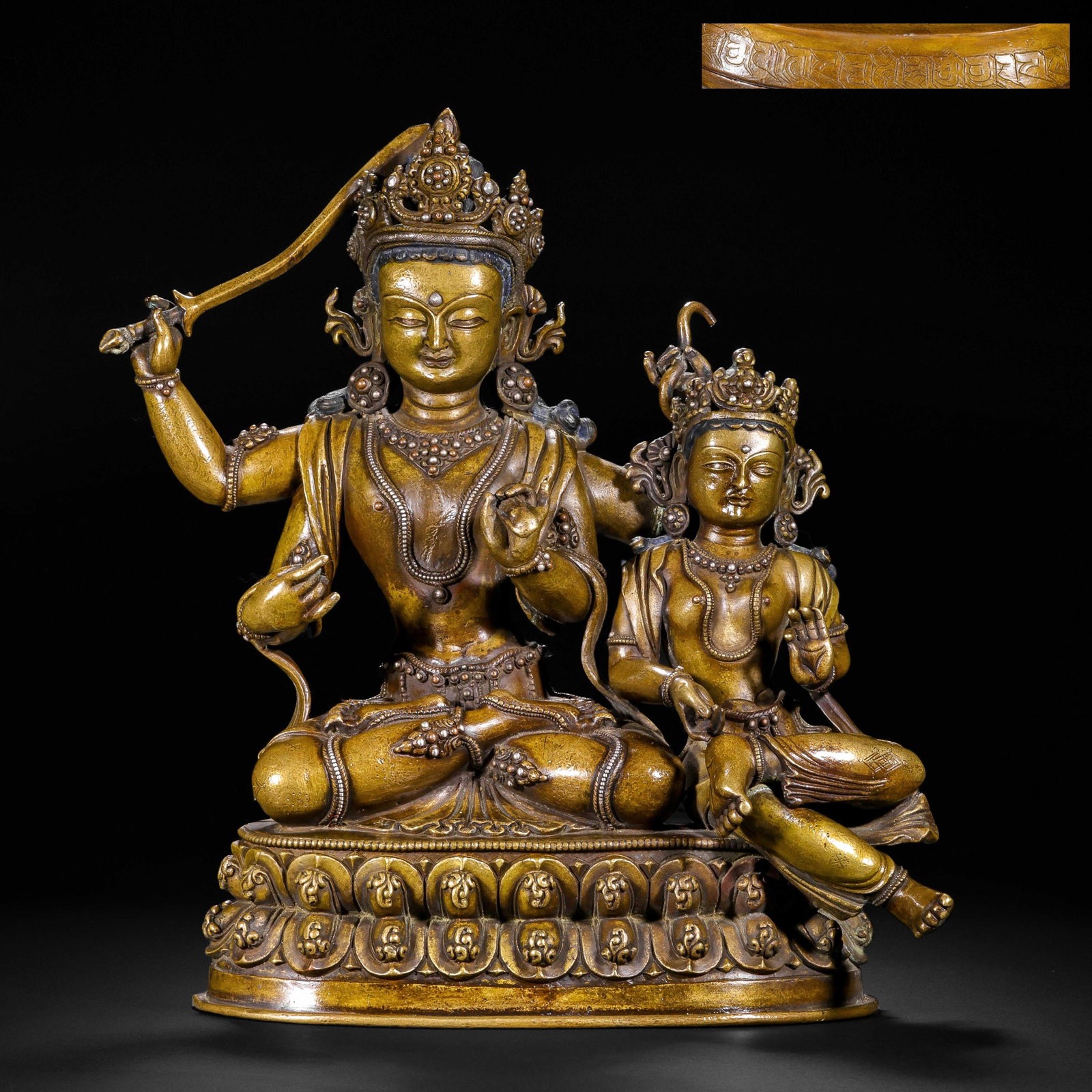 Chinese Alloy Copper Buddhist Statue: Chinese Alloy Copper Buddhist Statue This is a fine Chinese alloy copper Buddhist statue, measuring 26 cm in length, 12 cm in width, and 26 cm in height, weighing 4700 grams. The piece depicts two dei