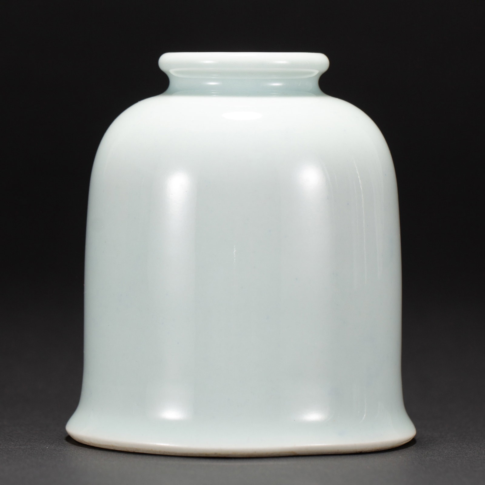 Chinese Sweet White Glaze Water Pot: Chinese Sweet White Glaze Water Pot This is a fine Chinese sweet white glaze water pot, measuring 9 cm in length, 9 cm in width, and 10 cm in height, weighing 360 grams. The bell-shaped vessel is