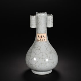 Chinese Ru-Type Crackle Glaze Arrow Vase