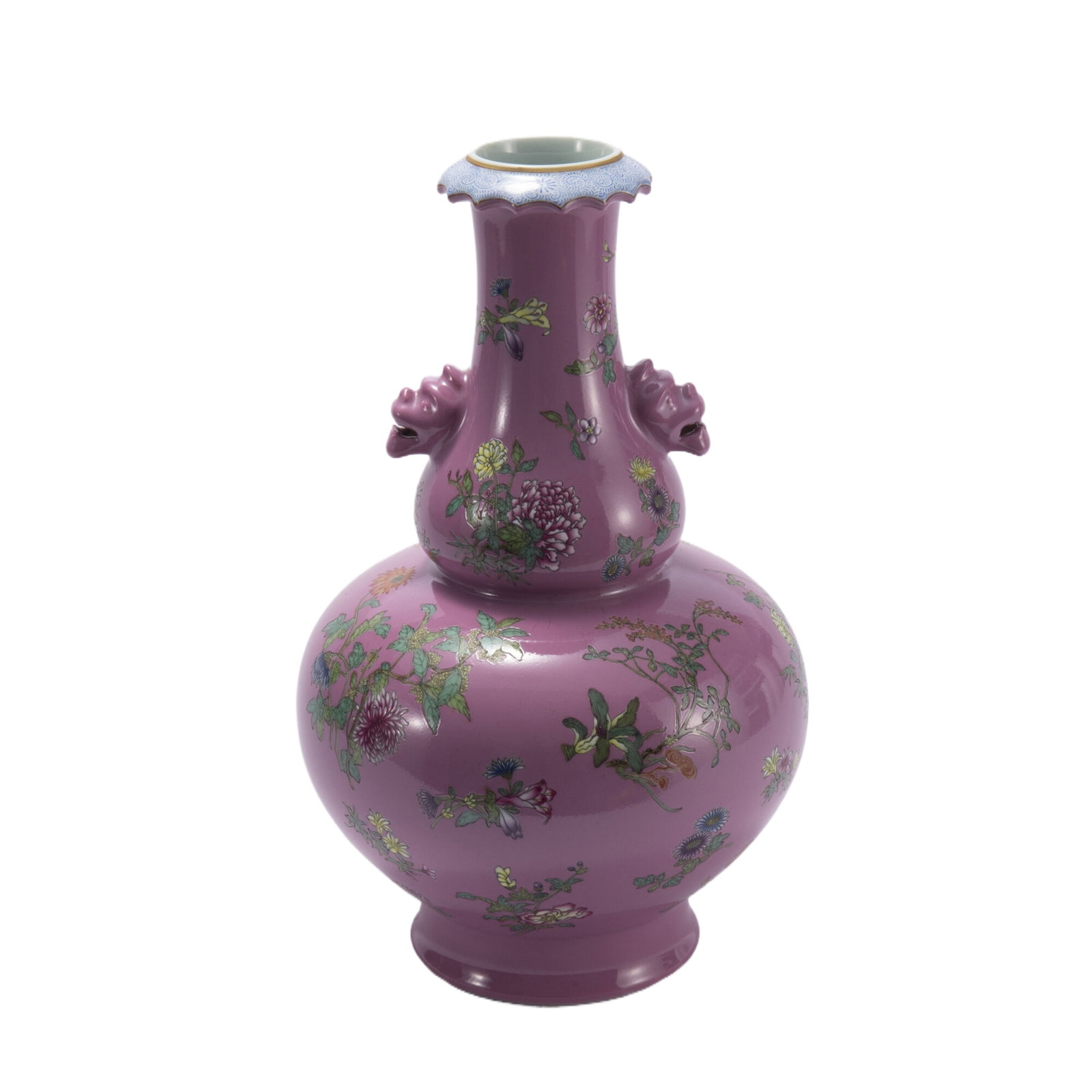 A CHINESE FAMILLE ROSE PORCELAIN DOUBLE-GOURD VASE: A CHINESE FAMILLE ROSE PORCELAIN DOUBLE-GOURD VASE This bottle has a Zhouzheng shape, a gourd-shaped, double beast ears, also known as a "big lucky bottle". The abdomen is painted with floral patterns