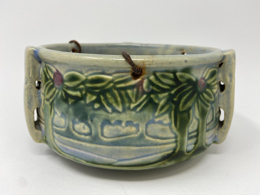 Roseville Vista Hanging Planter w/ Chains (1 of 10)