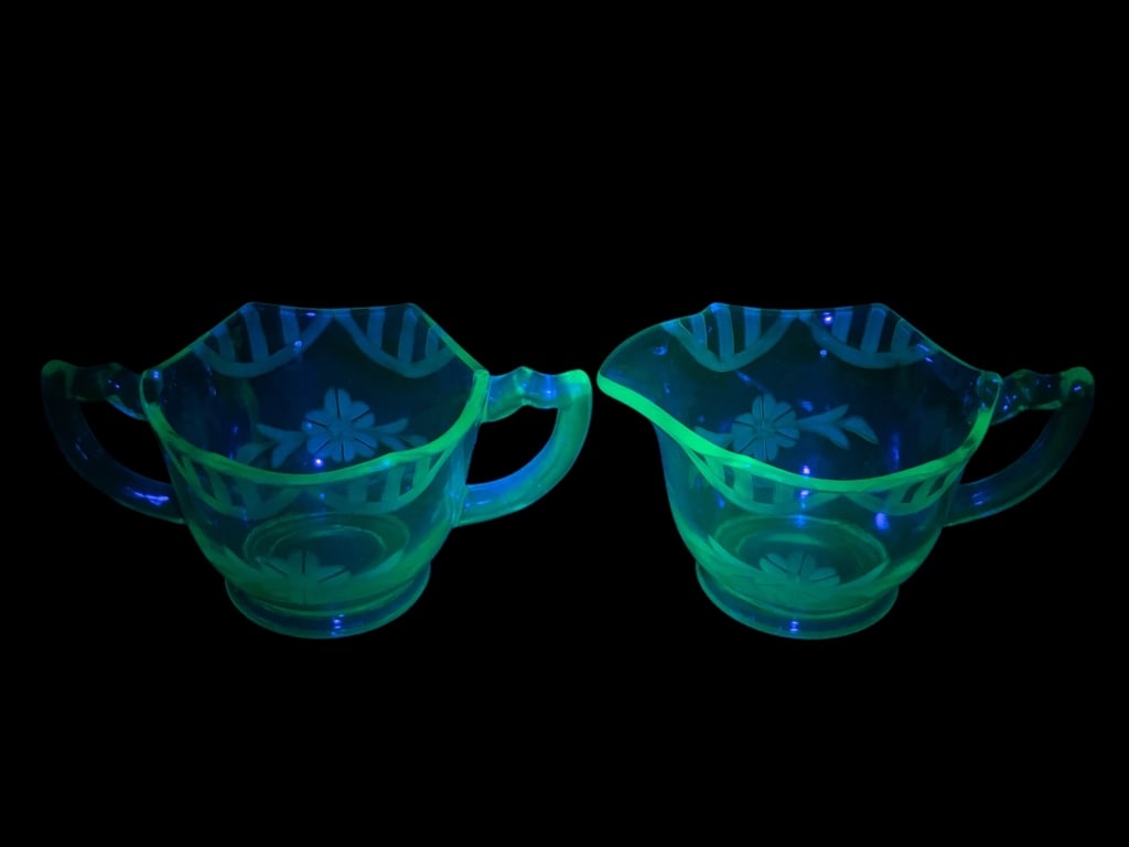 Vintage Etched Uranium Glass Creamer & Sugar (1 of 9)