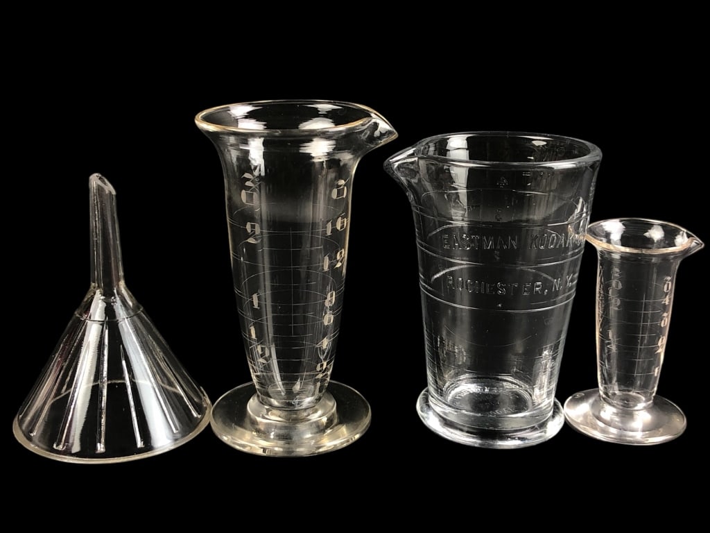 (4) Vintage Glass Science Beakers: few small chips to the funnel one