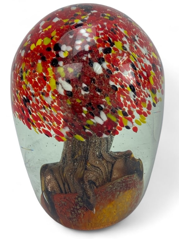 Art Glass Tree Paperweight Sculpture: 4.5" tall