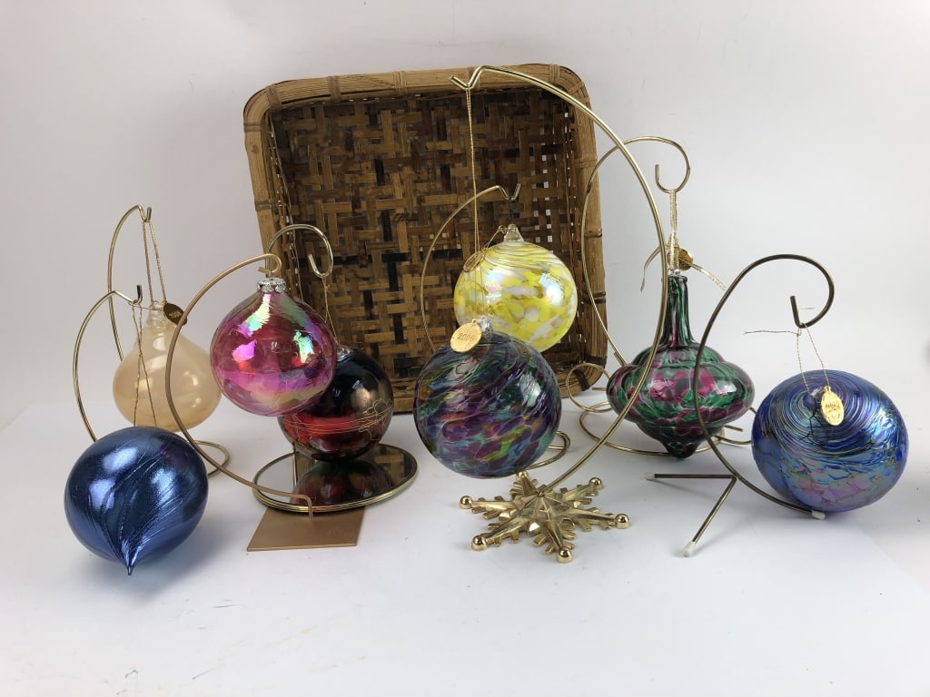 8 Art Glass Christmas Ornaments w Stands: Average 4" Diameter. L10