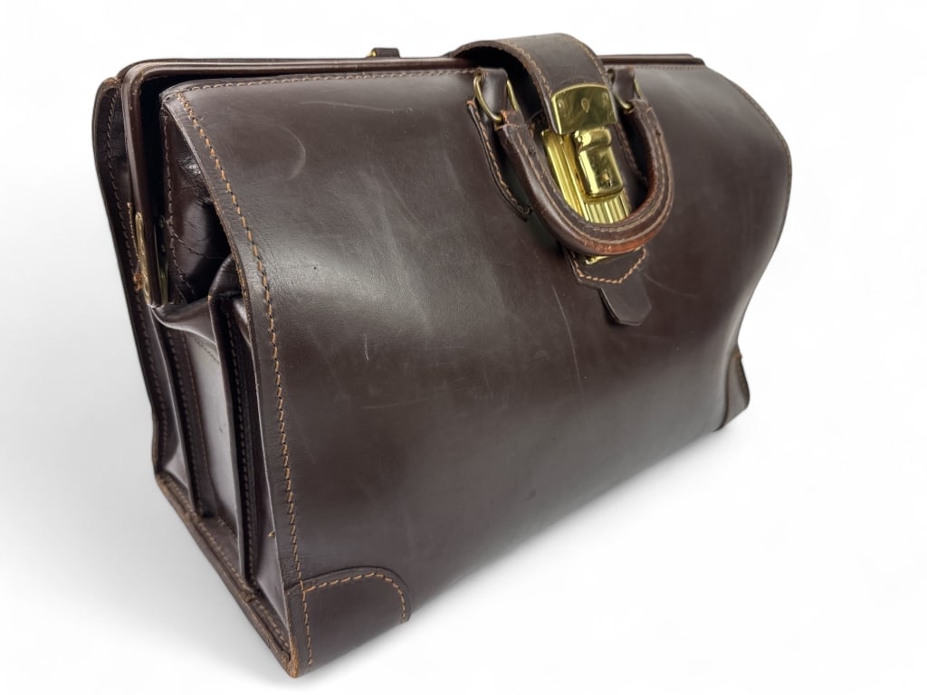 Vintage Ford Motor Co. Leather Doctor’s Bag (1 of 13)