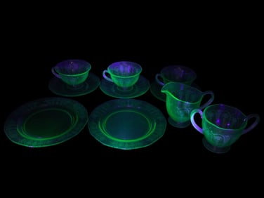 Uranium Fostoria Vernon Glass Set, 11 Pieces