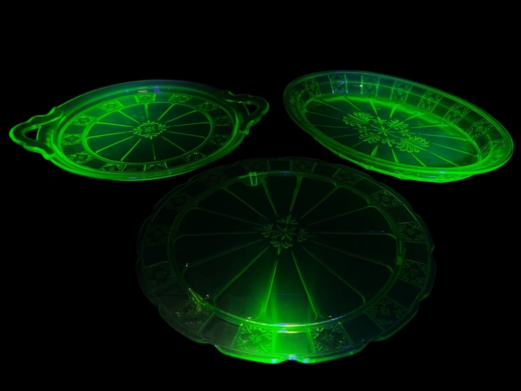 Uranium Depression Glass Platter & Cake Plates (1 of 12)
