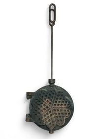 Cast Iron Waffle Iron with Clover Design