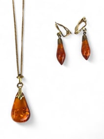 Vtg. Amber necklace and earrings 18"
