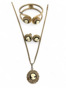 Vtg. Cameo bracelet, earnings and pendant