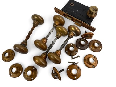 Lot Of Vintage Brass Door Knobs And Hardware