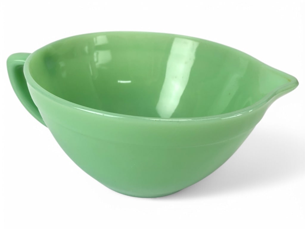 Jadeite Fire-King Green Batter Bowl (1 of 7)