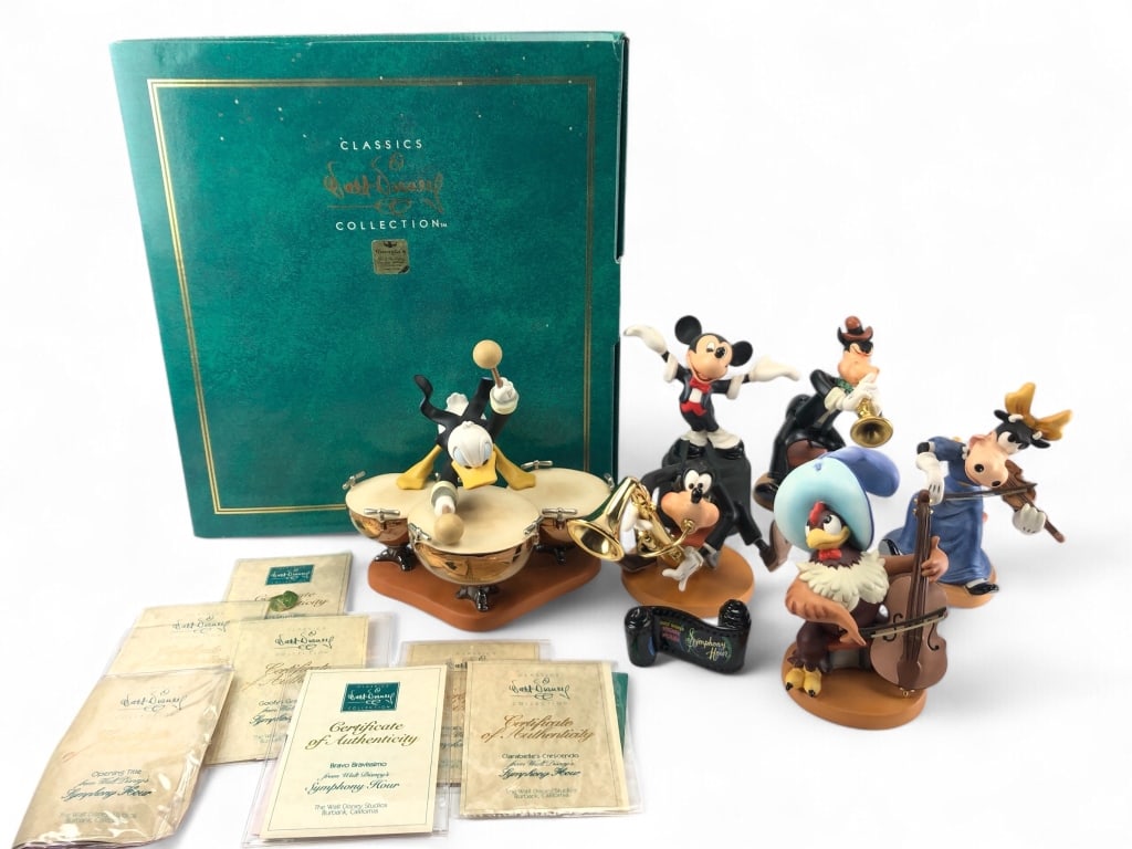 Walt Disney Symphony Hour Figurines Collection (1 of 14)