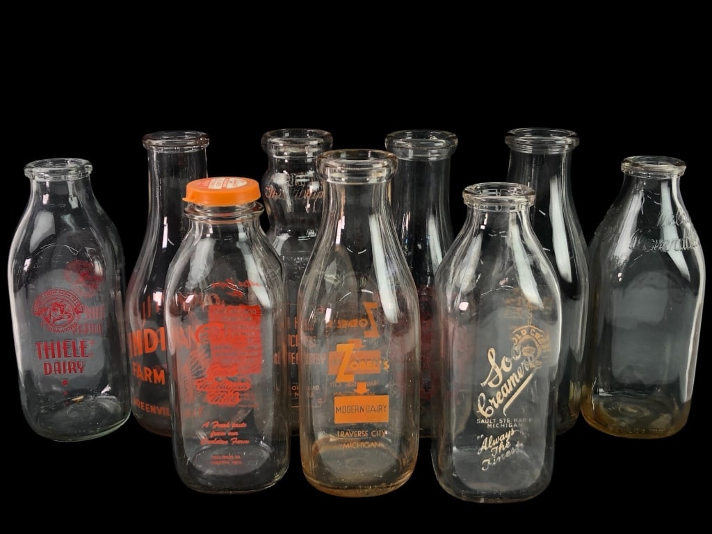 Lot Of Vtg Glass Dairy Bottles (1 of 8)