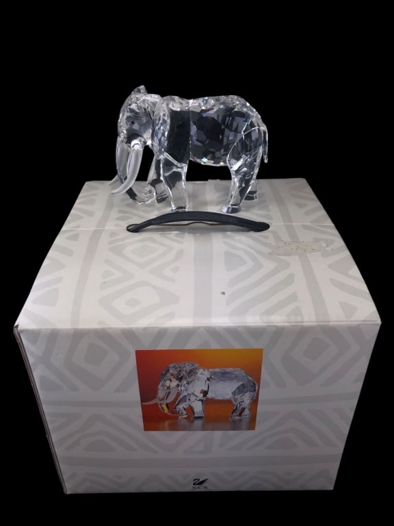 Swarovski Crystal Elephant Figurine 1993 (1 of 7)