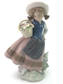 Lladro Porcelain Figurine With Basket