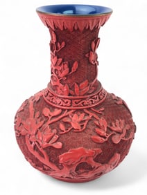 Vtg Chinese Red Lacquerware Vase