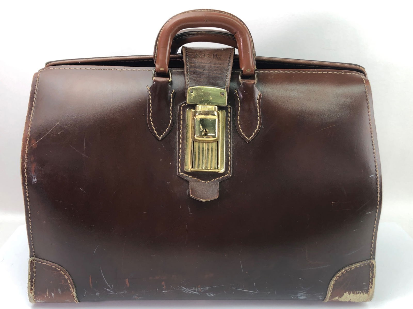 Brown Leather Doctor’s Bag With Brass Closure (1 of 9)