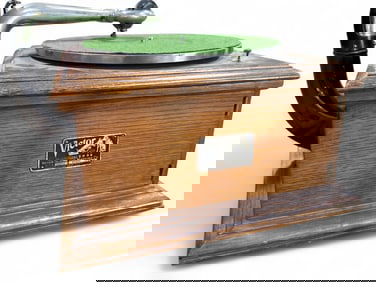 Victor Talking Machine Co. Phonograph