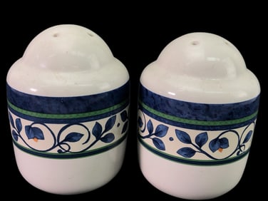Vtg Pfaltzgraff Orleans Salt & Pepper Shakers