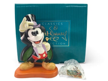 Disney Magician Mickey 1997 Sculpture & Pin