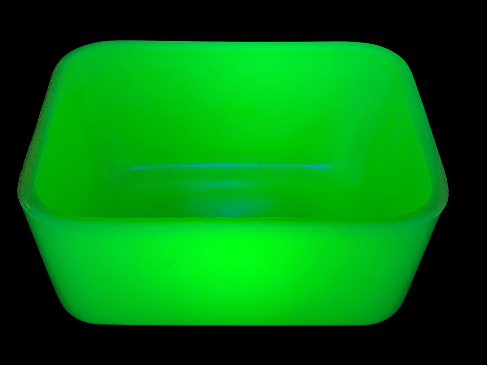 Rare Vtg McKee Jadeite Uranium Glass Dish (1 of 11)