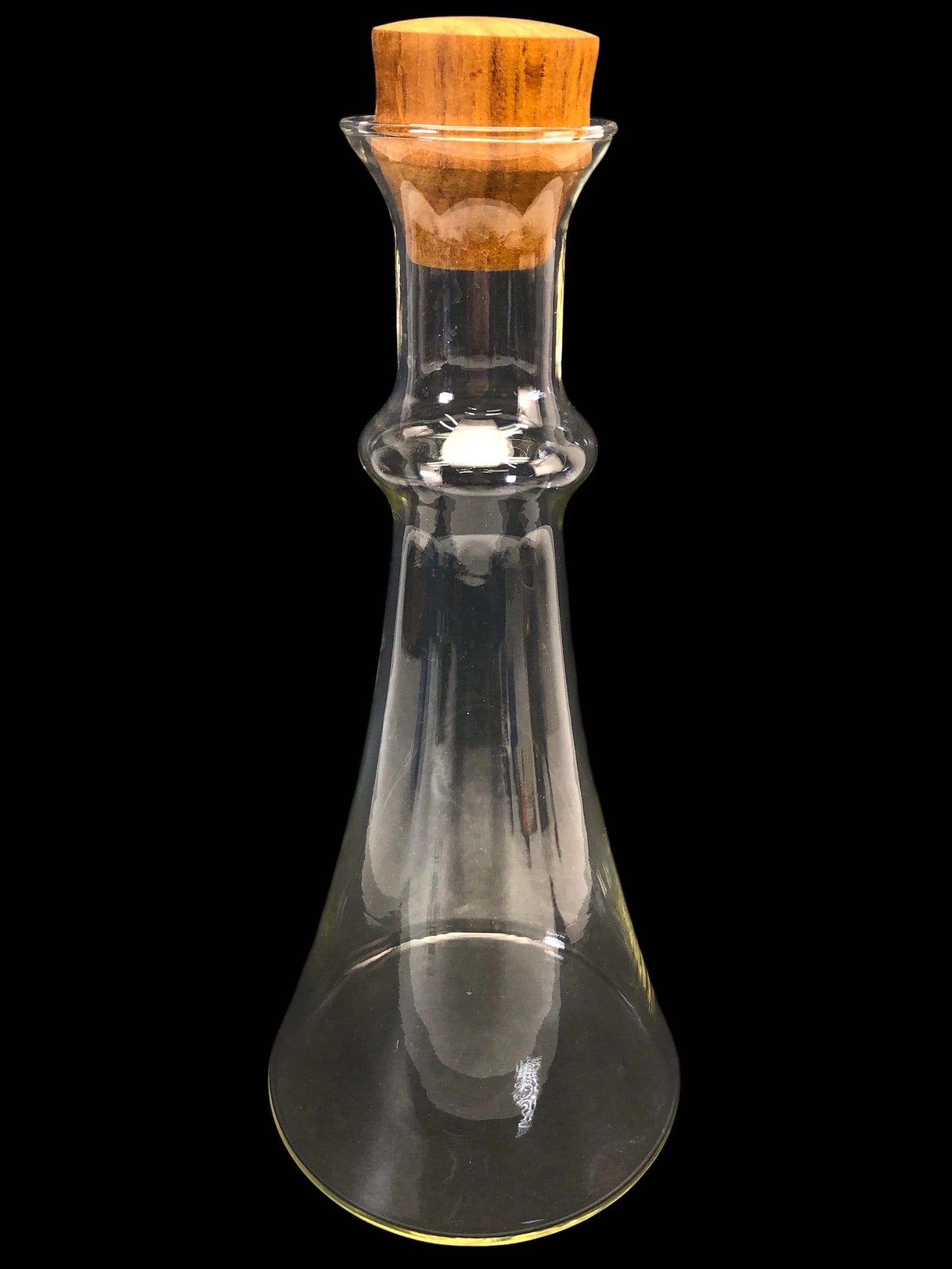 Vtg Gunnar Cyren For Dansk Glass Wine Carafe: Gunnar Cyren for Dansk glass wine carafe with a wood stopper. The carafe measures 12 inches tall, excluding the 2.25-inch wood stopper. The stopper's base is marked with 'Dansk Malaysia.' Features a w