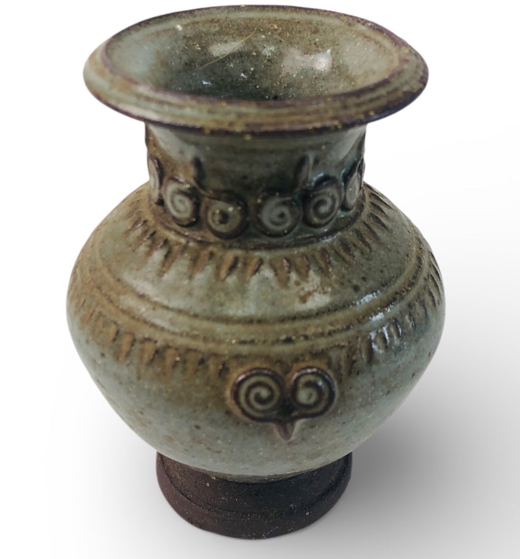 Yue Celadon Glazed Vase Western Jin Style (1 of 7)