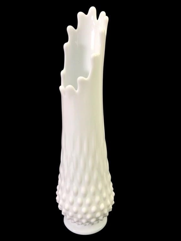 Vtg Fenton Milk Glass Hobnail Swung Vase (1 of 9)