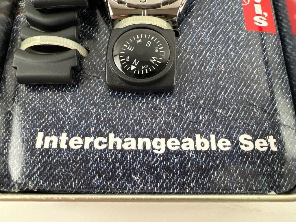 Levi"s Interchangeable Watch Set With Compass - 3