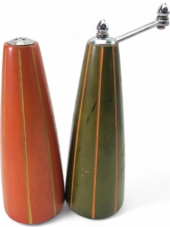 VTG Robert Wilhelm for William Bounds Pep Art Set: Vintage Robert Wilhelm for William Bounds handmade wooden "Pep Art" pepper mill and salt shaker set. Features a tapered conical design with hand-painted vertical stripes in orange and olive green. Inc
