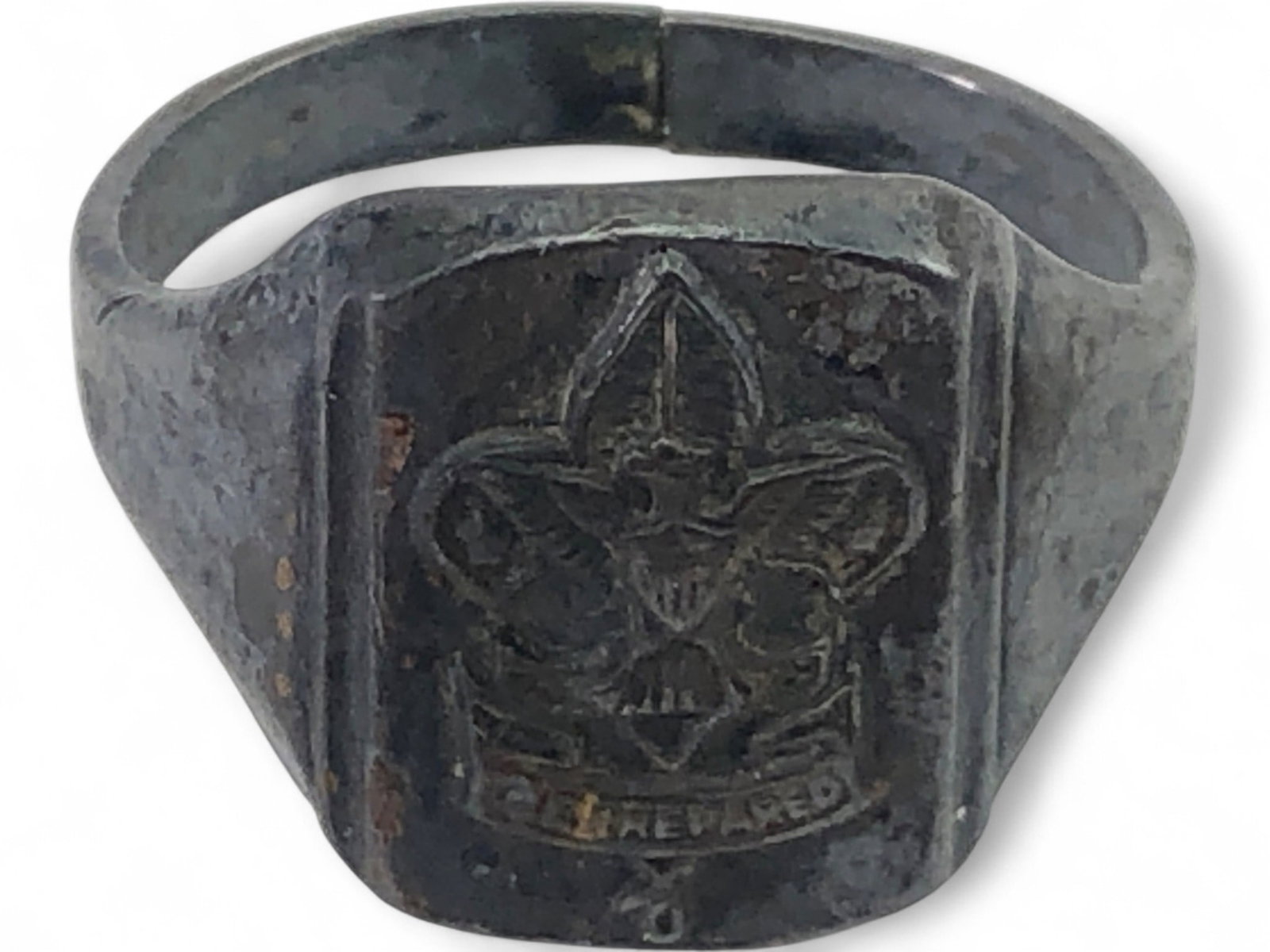VTG Boy Scouts of America Sterling Silver Ring: Vintage Boy Scouts of America signet-style ring featuring the BSA fleur-de-lis emblem and "Be Prepared" motto. Crafted from sterling silver, the ring shows significant dark patina and wear consistent 