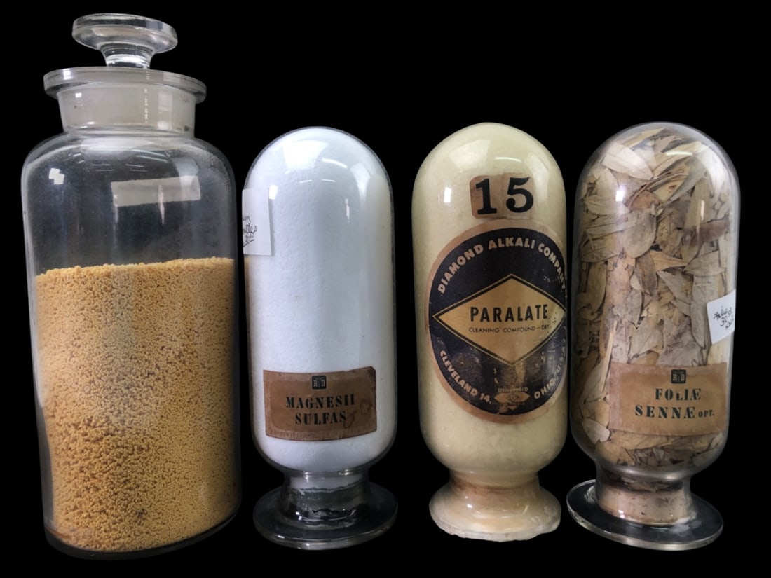 Group of 4 Vintage Apothecary and Chemical Jars (1 of 10)