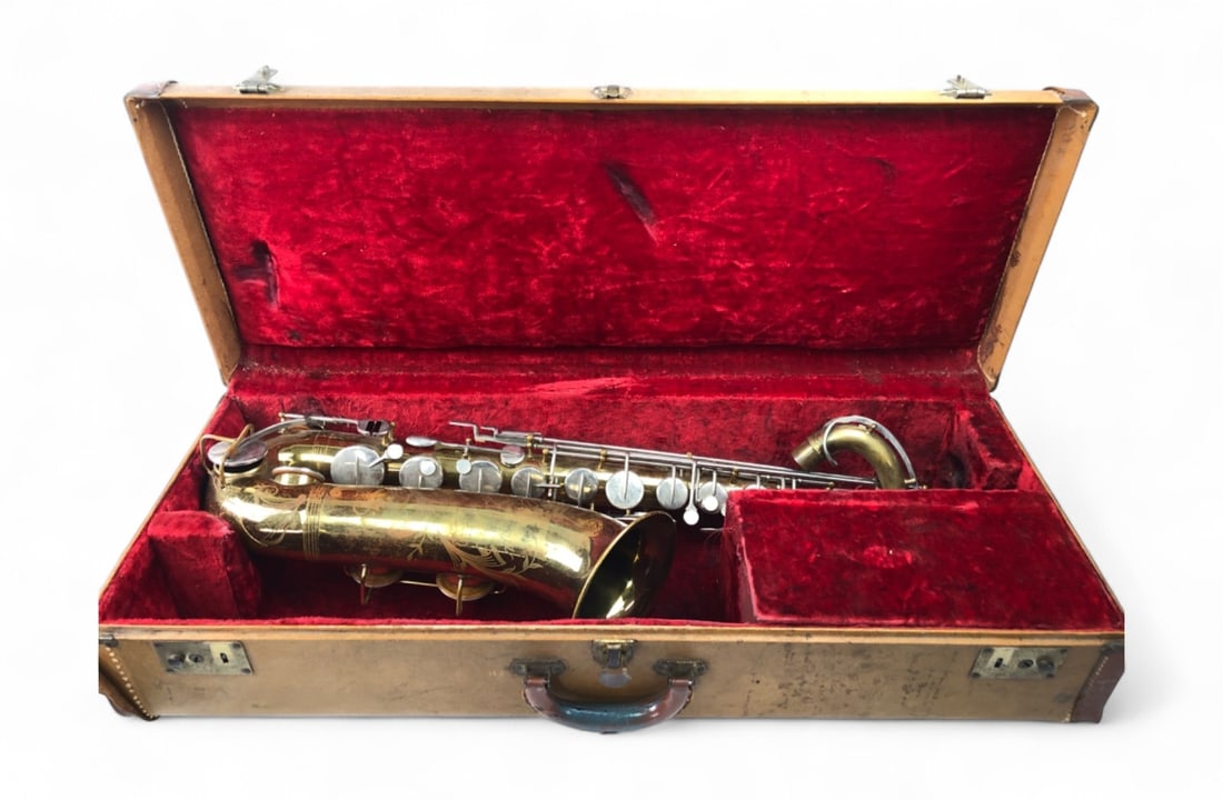 Buescher The Aristocrat Tenor Saxophone (1 of 11)