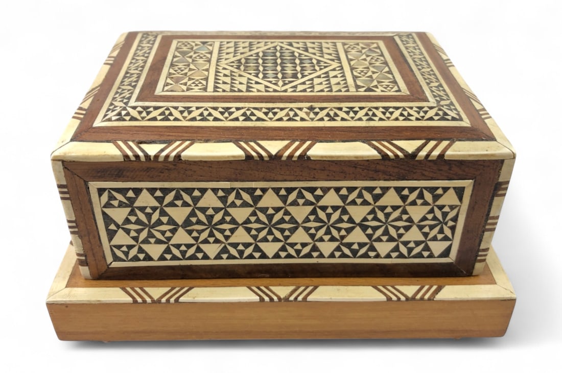 Middle Eastern Marquetry Inlaid Musical Cigar Box (1 of 7)