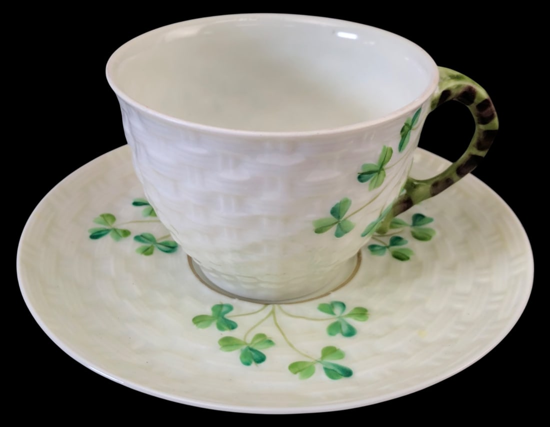 Norcrest Fine China Shamrock Tea Cup and Saucer Set (1 of 8)