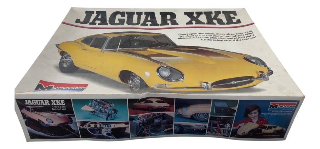 Monogram Jaguar XK-E 1/8 Scale Model Kit (1 of 6)