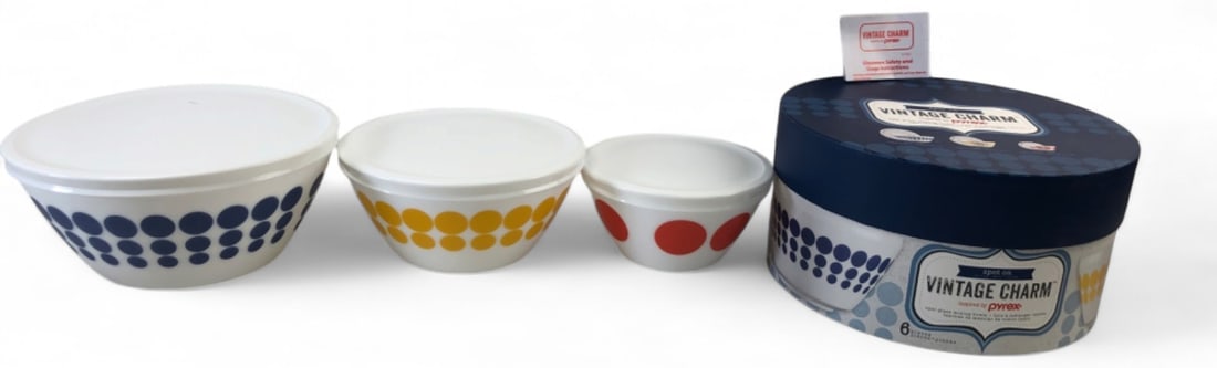 NEW Pyrex Vintage Charm Spot On Mixing Bowls (1 of 8)