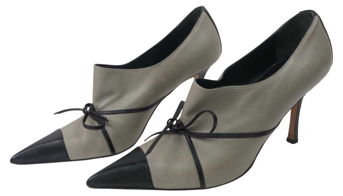 Manolo Blahnik Two-Tone Leather Pumps Size 38.5 (1 of 9)