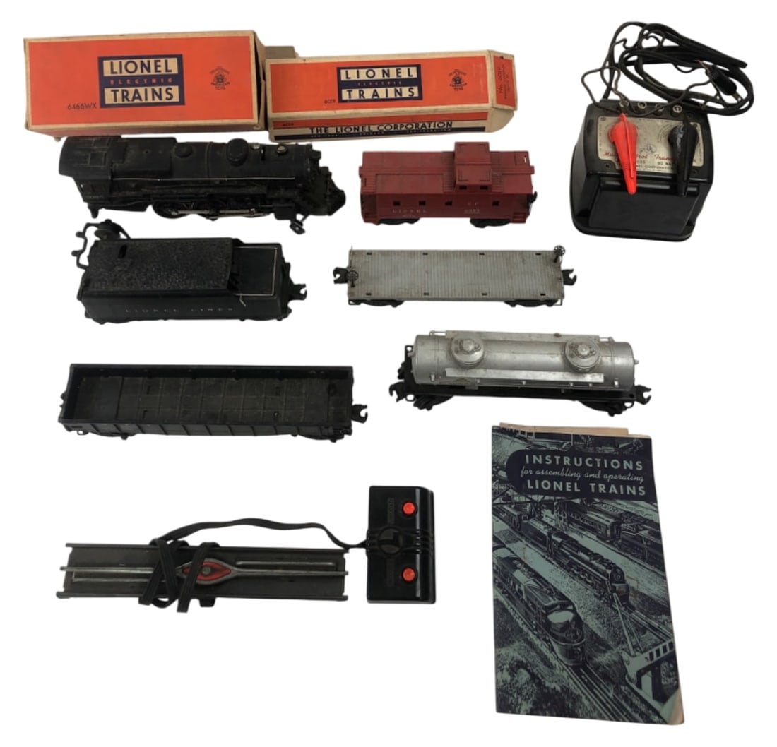 Lionel Post-War Train Set w/Accessories (1 of 10)