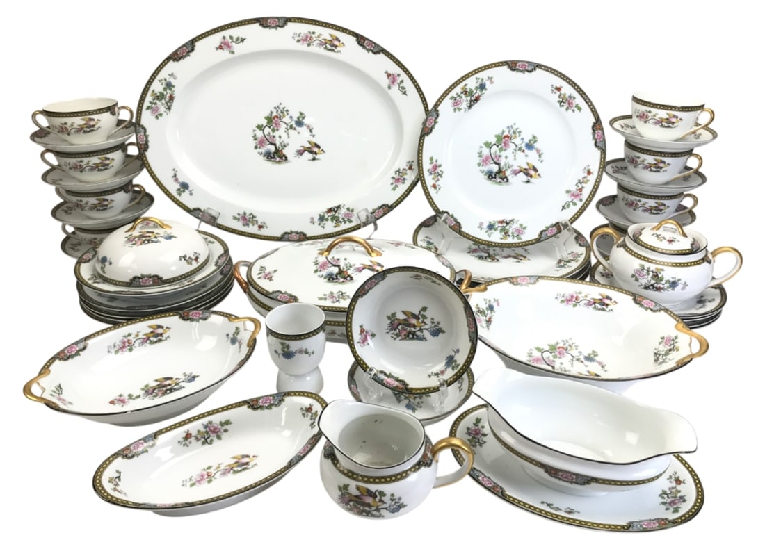 Noritake Japanese Porcelain Dinnerware Set w/ storage Cases (1 of 12)