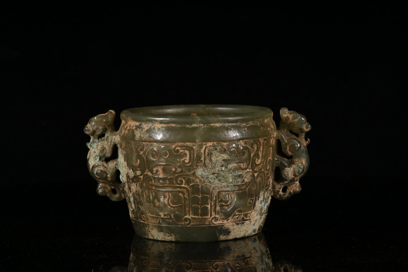 A Fine and Rare Bule Jade 'Beast' Cup: A Fine and Rare Bule Jade 'Beast' CupChinese Han Dynasty Size:15cmX8cm