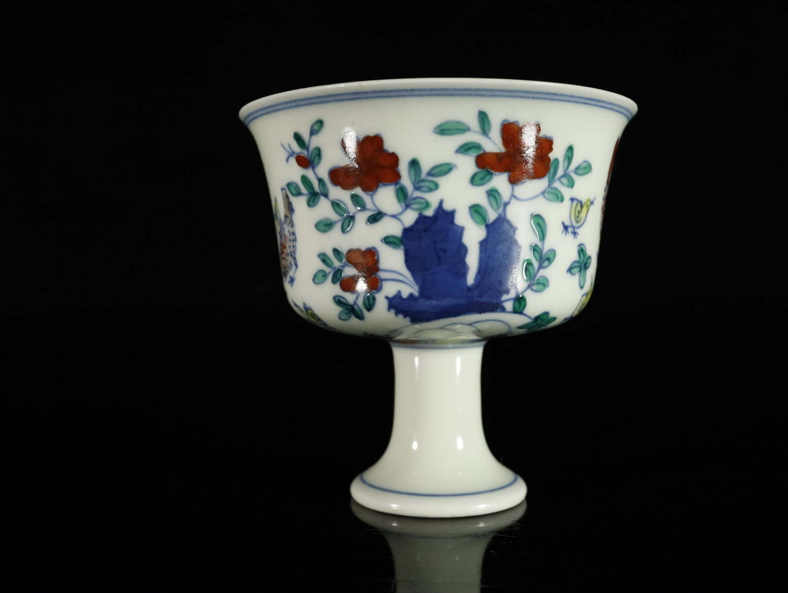 A Very Fine Blue and White 'Rooster and Flower' Stem: A Very Fine Blue and White 'Rooster and Flower' Stem Cup with Colored DecorationChinese Ming Dynasty Mark and Period of Chenghua(1465-1487) Sizeï¼š8.5cmx8.3cm